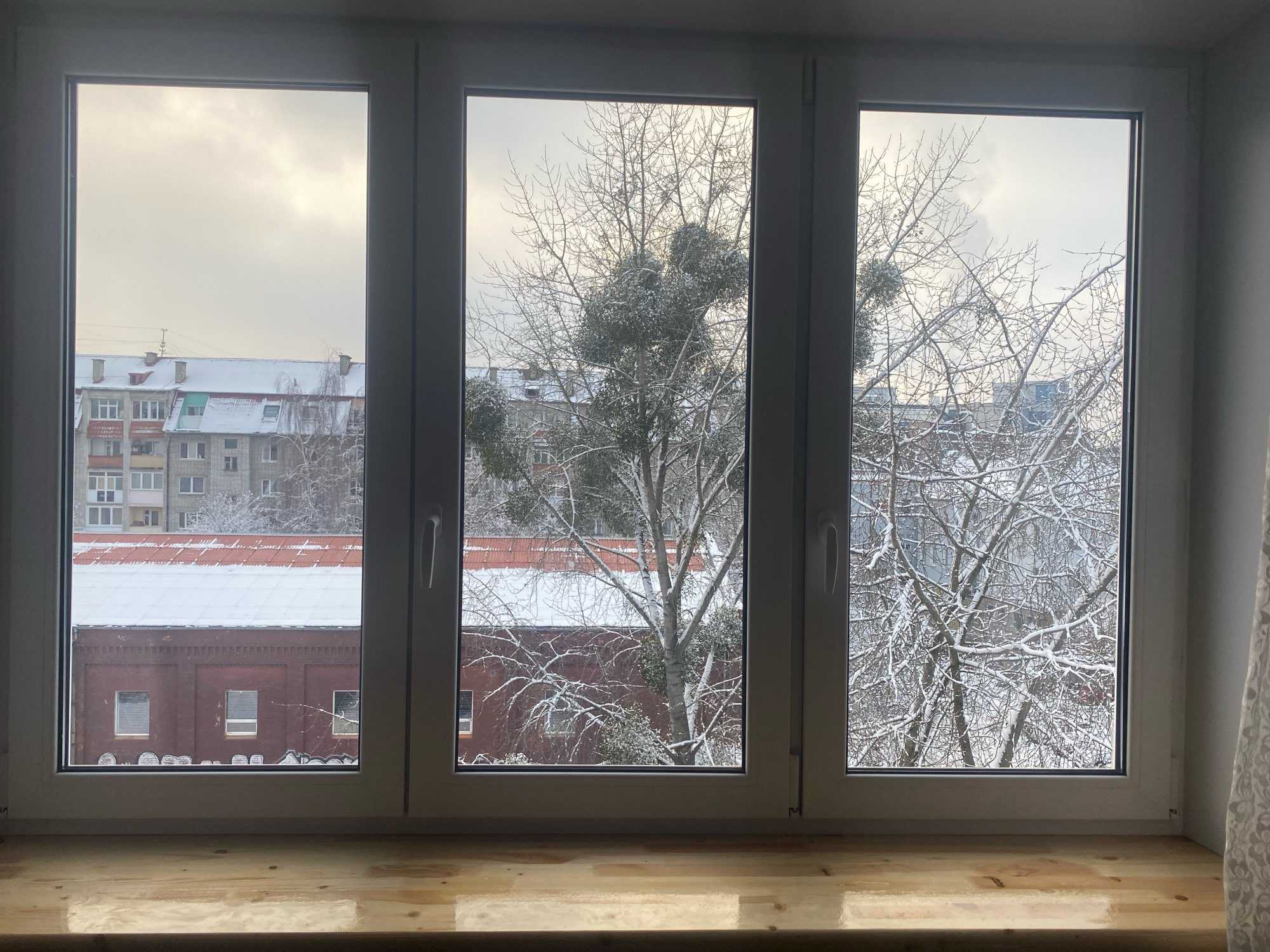 Как выбрать пластиковые окна с защитой от солнца?