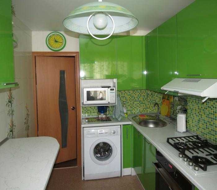 Дизайн кухни 5 кв.м с холодильником: стиральной машиной, газовой плитой, фото интерьера