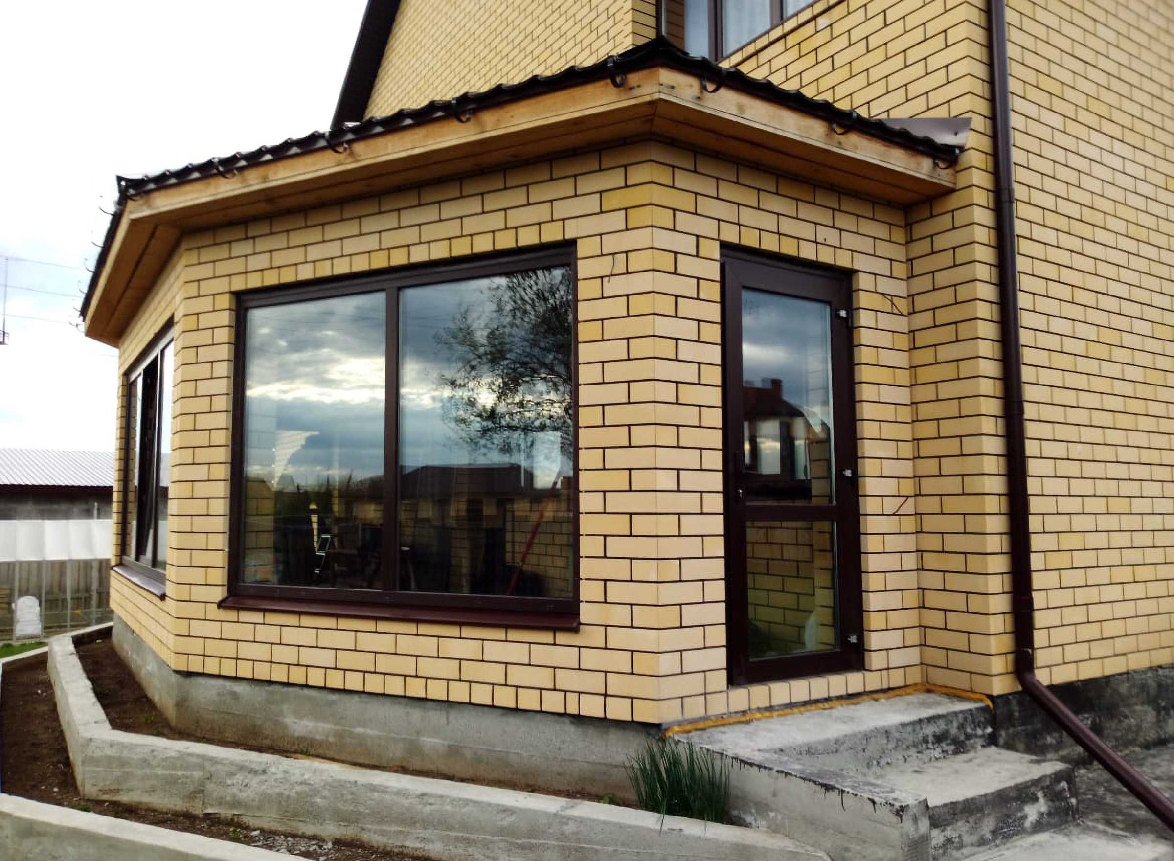 Какие окна лучше ставить в частный дом