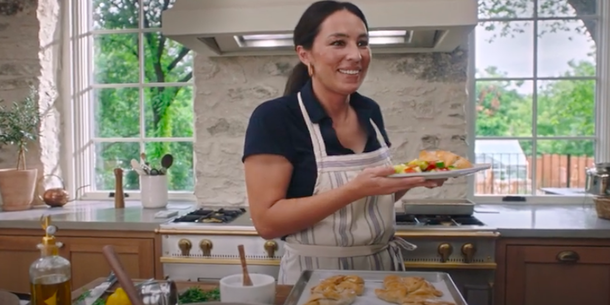 Who is joanna gaines? wiki, biography, net worth, kids, husband, parents, height, birthday & more
